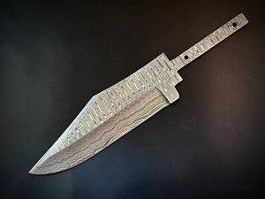 Cuchilla de Acero de Damasco Hecha a Mano Personalizada para Cuchillo de Caza, Grado Industrial, Punta Caída, Filo Recto - Product Image 3
