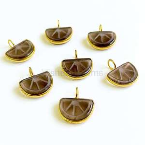 Colgante de Cuarzo Ahumado Tallado en Forma de Melón con Plata de Ley 925 Bañada en Oro, Colgante de Cuarzo Ahumado Natural Tallado, Venta al por Mayor - Product Image 4