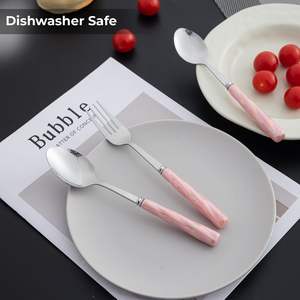 Ensemble de couverts polis et façonnés pour les réceptions festives et les repas en cuisine, conçu pour une utilisation durable et fiable - Product Image 2