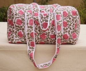 Bolsa de Viaje Grande de Lujo, de Alta Calidad, con Estampado Floral, Acolchada, de Algodón, Hecha a Mano en India, para Mujer - Product Image 1