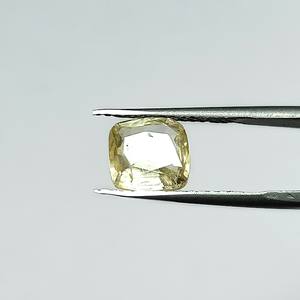 พลอยแซฟไฟร์สีเหลืองทรงคุชชั่นธรรมชาติ 3.75 กะรัต จากศรีลังกา สำหรับทำเครื่องประดับและแหวน รุ่น YCPK-185 - Product Image 4