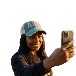 Gorra Trucker AKA Skee Wee Rosa y Blanca de Malla, Gorra de Béisbol Ajustable con Cierre a Presión, Gorro Casual para Mujer de la Hermandad Griega - Product Image 2
