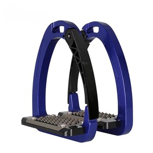 Estribos de aluminio dorados con superficie texturizada negra y tacos metálicos para montar a caballo, estribos con superficie texturizada negra, tacos metálicos - Product Image 5