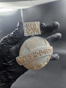 จี้ตัวอักษรฮิปฮอปแบบวงกลมประดับเพชร  เครื่องประดับเงินแท้ 925 สองสี  จี้เพชรโมอิสซาไนต์ VVS สไตล์แร็ปเปอร์ - Product Image 6