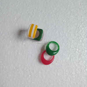 Diseño moderno de flores Anillos de resina personalizados Mujeres dulces color Cute Band Anillos de dedo de resina último diseño de alta calidad - Product Image 2