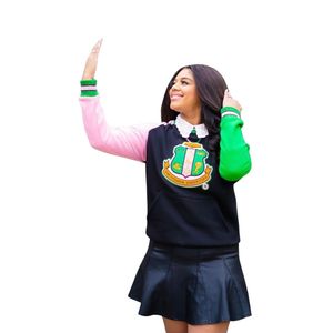 เสื้อสเวตเชิ้ตแขนยาวคอวีแบบยูนิเซ็กซ์ ลายตัวอักษรกรีก ยี่ห้อ AKA Black Crest Chenille Raglan พรีเมียม สวมใส่สบาย ทรงลำลอง - Product Image 5