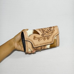 Cartera Larga de Cuero Genuino Hecha a Mano con Cierre Plegable, Estilo Vintage para Mujer, con Estampado Animal - Product Image 2