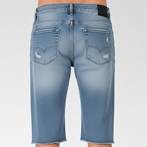 Shorts en jean streetwear déchirés bleu clair délavé sur mesure de haute qualité, ourlet brut, respirants et légers pour homme - Product Image 5