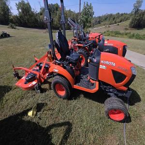Tracteur à roues Kubota BX2380 4WD 2WD avec tondeuse à gazon et chargeur frontal, 23 CV, 4 temps, 28V 21V, machine agricole puissante - Product Image 6