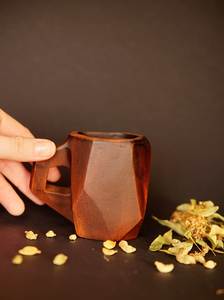 Taza de Té de Madera Hecha a Mano con Acabado Natural, Diseño Minimalista con Asa, Forma Redonda para Té, Café, Uso Doméstico - Product Image 4
