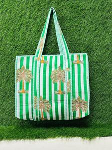 Sac fourre-tout matelassé en coton, rayures vertes et blanches, imprimé palmiers, style bohème, sac de plage, usage estival, ouverture supérieure, grande capacité - Product Image 5