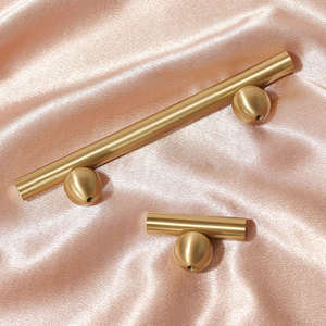 Pomo moderno en forma de T de latón macizo con base de bola, pomo de cajón en oro cepillado para gabinetes de cocina, armarios y herrajes de muebles. - Product Image 5