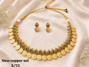 Parure de bijoux de mariage et de fiançailles traditionnelle pour femme, plaquée or, avec collier et boucles d'oreilles en zircon, motif pièce de monnaie antique dorée de qualité supérieure - Product Image 1