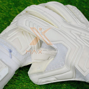 Gants de gardien de but de football professionnels en cuir de haute qualité, impression de logo personnalisée, respirants, antidérapants, imperméables, pour sports de plein air - Product Image 5