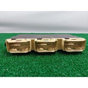 ECUs y Módulos de Computación Usados de Clase S A1669008506 - Product Image 3