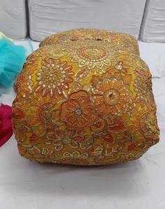 Tela de crepé de seda pura natural con estampado floral digital de diseñador, de primera calidad, para uso mayorista en prendas de mujer. - Product Image 2