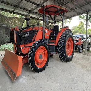 Tractor Kubota M7040 4WD con Cabina, 645 Horas, 70 HP, Controles Remotos Hidráulicos Dobles Traseros, Bomba de Tractor de 40 HP, ¡Ya Disponible! - Product Image 1