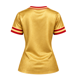 เสื้อยืด PDK Gold Jersey รุ่นผู้หญิง สีแดง ปี 1923 ลายพวงหรีดสไตล์ฟุตบอล คอวี แขนสั้น ลายทางแบบ Varsity พิมพ์ลายนูน สำหรับชมรมนักเรียน - Product Image 4