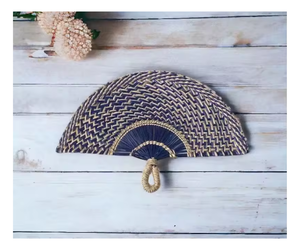 Abanicos de Bambú Personalizados con Diseño Vintage de Hoja de Palma para Regalos de Boda - Product Image 1