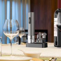 Offre Spéciale : Coffret Cadeau Ouvre-Bouteille Électrique 4-en-1 à Piles avec Verseur, Aérateur, Bouchon à Vide et Base de Rangement, Coupe-Capsule