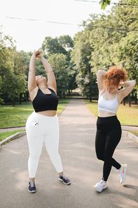 Leggings de yoga personnalisés pour femmes, grande taille, taille haute, effet ventre plat, extensibles, respirants, en Spandex/Coton, longueur genou, 180g - Product Image 2