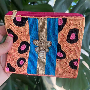 Nouvelle pochette à monnaie brodée, idéale pour les mariages, les fêtes et les cadeaux. - Product Image 1