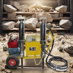 Fendeur de roche hydraulique robuste à moteur diesel pour un fendage de pierre polyvalent - Product Image 1