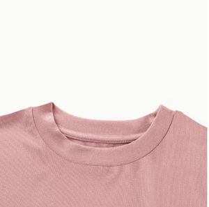 Ensemble short rose 2 pièces pour femme, décontracté, coupe ample, t-shirt à col rond et short au-dessus du genou, pour le printemps et l'été - Product Image 3