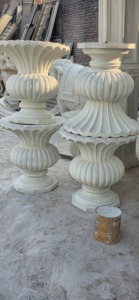 แจกันดอกไม้ตั้งพื้นสำหรับตกแต่งโต๊ะงานแต่งงาน รูปทรงแตรขนาดใหญ่ ทำด้วยมือ สีทอง ปรับแต่งสีได้ ทนทานต่อสนิม - Product Image 3