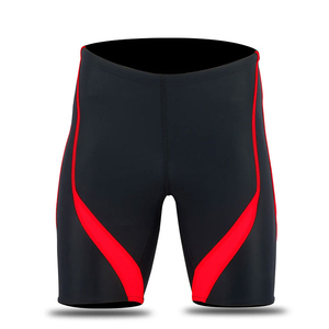 Shorts de compression pour hommes, noir et rouge, taille mi-haute, séchage rapide, en spandex, design sportif avec bande latérale - Product Image 2