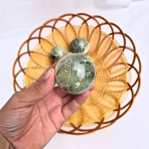 Sphère de cristal de préhnite naturelle polie, boule de pierre précieuse, vente en gros, pierre de guérison, décoration intérieure - Product Image 1