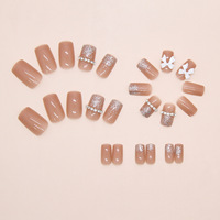 24 faux ongles en acrylique à presser avec motifs dégradés scintillants, chaînes brillantes, diamants et nœuds papillon, style INS, avec colle