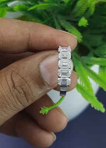 Anillo de boda de moissanita con corte esmeralda, unisex, de plata 925 original, ideal como regalo para pareja en bodas y fiestas. - Product Image 2