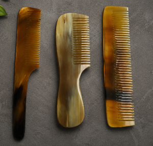 Peigne en corne de buffle naturelle fait à la main, antistatique, pour démêler et coiffer les cheveux, peigne en corne de bœuf naturelle - Product Image 1