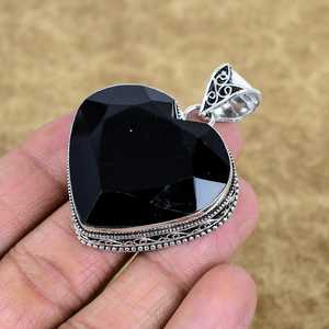 Pendentif en spinelle noire facettée naturelle, fait main, en argent sterling 925, forme cœur, pierre précieuse, bijoux vintage - Product Image 1