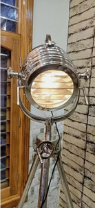 Lampe de sol vintage en métal, design trépied cylindrique, style industriel, luminaire de décoration pour la maison - Product Image 4