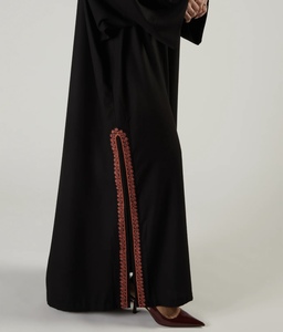 Nouvelle Abaya élégante noire traditionnelle islamique pour femmes, style Dubaï, vêtement musulman d'Arabie Saoudite, en polyester, longueur MAXI, collection Printemps 2026 - Product Image 2