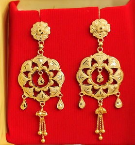 Boucles d'oreilles pendantes florales en or massif 22 carats, bijoux de mariage indiens faits à la main, filigrane floral, longues boucles d'oreilles pendantes pour femmes - Product Image 2