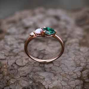 Bague de fiançailles vintage émeraude opale Art Déco en moissanite taille poire, 3 pierres, bague de promesse de mariée plaquée or rose 925 - Product Image 2