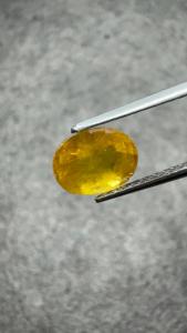 Saphir Jaune Naturel de Bangkok Certifié GIA, 3,27 Carats, Forme Ovale, Pierre Précieuse Jaune Doré, Pierre Non Montée - Product Image 4