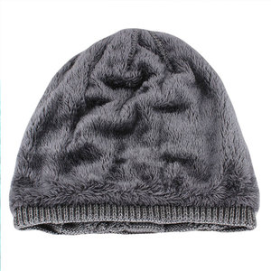 Gorro Unisex Gris de Punto Trenzado con Estampado Animal, 100% Acrílico, para Uso Casual de Invierno para Adultos, con Diseño de Puño Acanalado Bordado - Product Image 2