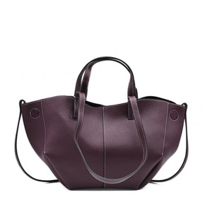Sac à main en cuir pour femmes, tendance et élégant, sac à bandoulière de créateur pour un usage décontracté et formel, disponible au meilleur prix - Product Image 1