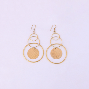 Boucles d'oreilles créoles triple cercle en laiton plaqué or 83x43MM – Cadeau tendance - Product Image 1