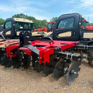 Arado de discos profesional para tractores con un fuerte rendimiento de corte y una mezcla eficiente del suelo para grandes explotaciones agrícolas - Product Image 5