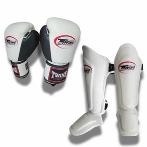 ราคาขายส่ง ชุดฝึกซ้อมมวยไทย ซานด้า MMA พร้อมนวมหนังแท้ระดับมืออาชีพ และสนับแข้งแบบติดตีนตุ๊กแก - Product Image 4