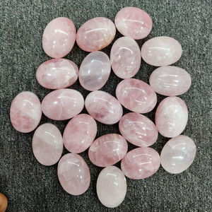 Nuevas llegadas: Piedra de palma de cuarzo rosa natural pulida, cristal curativo, piedra de palma para Reiki, meditación, gema energética - Product Image 4