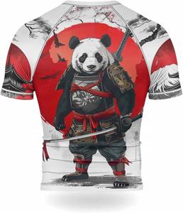 เสื้อแรชการ์ดแขนสั้นลายแพนด้าซามูไรสำหรับผู้ชาย แห้งเร็ว ผลิตจากโพลีเอสเตอร์ พิมพ์ลาย เสื้อกีฬาสำหรับผู้ใหญ่ แบบยูนิเซ็กส์ - Product Image 1