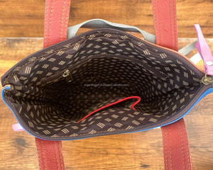 Nueva mochila convertible de cuero reciclado para pañales, asas con estampado de animales, bandolera, bolso de compras con bolsillo y cremallera - Product Image 6