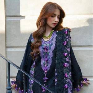 Colección SSUMAIRA, Traje Formal de 3 Piezas para Mujer, Mezcla de Seda/Satén de Alta Calidad, Bordado Chicken Kari, Listo para Usar en Fiestas - Product Image 1