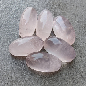 Cabujón de Cuarzo Rosa Natural, Gema Ovalada Grande AAA+, Parte Posterior Plana Calibrada para Joyería, Disponible en Todos los Tamaños - Product Image 3